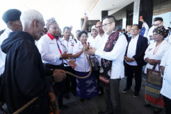 Kunjungi Bacaleg Perindo di Kupang, HT Disambut Meriah