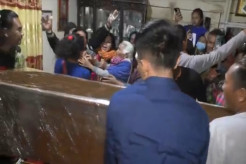 Tangis Pecah Sambut Jenazah Mahasiswa Korban Pembunuhan yang Kelaminnya Dirusak