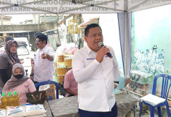 Caleg Perindo Berman Nainggolan Gelar Bazar Sembako Murah di Jakarta