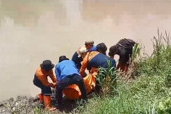 Gempar Penemuan Mayat Pria Terikat Tali dan Diberi Pemberat Batu di Sungai Serayu
