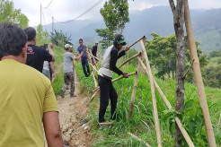Ratusan Petani Ramai-ramai Protes Danramil Pagari Lahan Garapan di Bogor