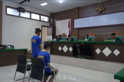 Mahkamah Syariah Banda Aceh Vonis Pasangan Gay 85 Kali Cambuk di Depan Umum