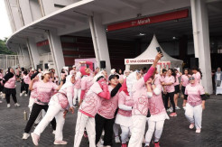 Cantik dan Sehat Terpancar: Ratusan Kaum Hawa Ramaikan Zumba Celebration di GBK