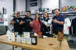 Inovasi Retail GREBE x Pigeonhole: Ketika Fashion Lokal Bertemu Kopi Juara Dunia