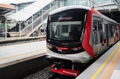 Ada Kebakaran Dekat Rel, KRL Lintas Tangerang Mengalami Keterlambatan