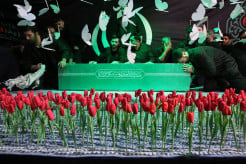 Lebih dari 5.000 Sekolah Buka Pintu bagi Para Peziarah Pemakaman Khamenei