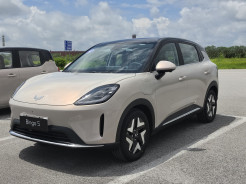 Test Drive Wuling BinguoS di Liuzhou: Tongkrongan Crossover, Beda Banget dengan Versi Standar!