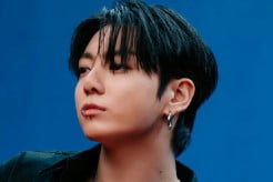 Jungkook BTS Terciduk Jalan Bareng Wanita Berambut Pirang, Sosoknya Bikin ARMY Ngakak