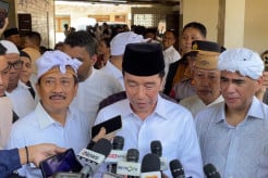 Melayat ke Rumah Duka, Jokowi Kenang Rachmat Gobel sebagai Pribadi yang Baik dan Pekerja Keras