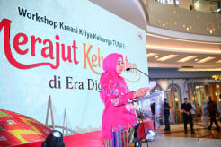 Workshop di Makassar, Tri Tito Karnavian Ingatkan Orang Tua Wajib Hadir dalam Aktivitas Digital Anak