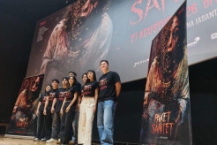 Film Paket Santet Meneror saat Diterima, Bagaimana Mengakhiri Kutukan?