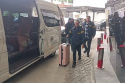 Penyidik Polri Datangi Gedung Pidsus Kejagung, Bawa Koper Besar