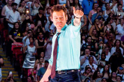 Harry Styles Mendadak Batalkan Konser di Sao Paulo karena Masalah Kesehatan