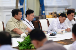 Prabowo Pimpin Ratas soal Kopdes Merah Putih, Gibran Duduk di Sebelah Kirinya