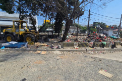 Tumpukan Sampah di Pinggir Rel Pasar Minggu Berulang, Warga Luar Wilayah Ikut Jadi Sorotan