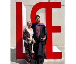 Anak Ari Lasso Lulus S1 dari LSE London: Papa Bangga Banget Be