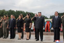 Kim Jong-un Ajak Putrinya Peringati Perang Korea untuk Pertama Kalinya, Ini Penampakannya