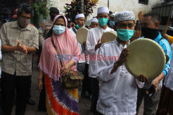 Pasien Sembuh Covid-19 di Malang Disambut Meriah Warga