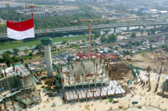 WEGE Kibarkan Bendera Raksasa di Proyek Jakarta International Stadium