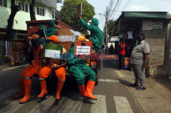 Sosialisasi Bahaya Corona, PPSU Keliling Bawa Peti Mati Korban Covid-19