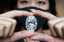 Rumah Lelang Sotheby Perlihatkan Berlian 102 Karat