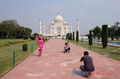 India Kembali Buka Taj Mahal di Tengah Meluasnya Kasus Covid-19