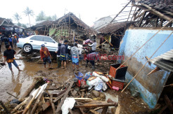 Luluh Lantak, Banjir Bandang Terjang Cibuntu Sicurug Sukabumi