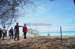 Kembangkan Kawasan Ekowisata, Gubernur Sulsel Nurdin Abdullah Kunjungi Pulau Lanjukang