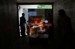 Aktivitas Pekerja Paket Pos Indonesia di Masa Pandemi