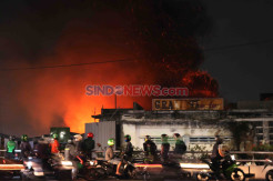 Bioskop Grand Theatre Senen Turut Dibakar Massa Aksi