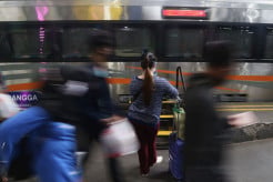 Belasan Ribu Orang Tinggalkan Surabaya Lewat Stasiun Gubeng