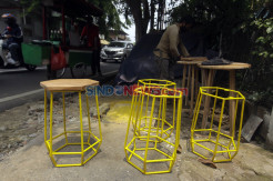 Dampak PSBB Transisi, Omset Pedagang Mebel Perlahan Naik