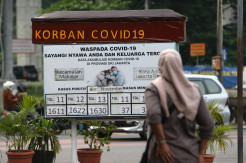 Papan Sosialisasi Korban Covid-19 Dipasang di Garuda TMII