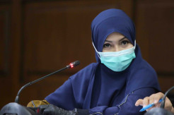 Dibalut Kerudung Biru, Jaksa Pinangki Jalani Sidang Lanjutan Suap Djoko Tjandra