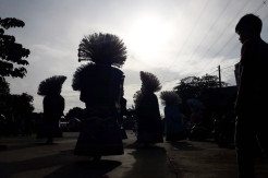Pengamen Ondel-Ondel, Berkeliling Kampung Melestarikan Budaya Betawi