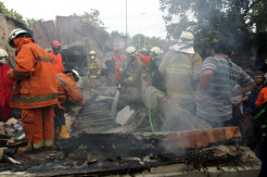 Rumah di Kawasan Padat Penduduk Pondok Kelapa Ludes Terbakar