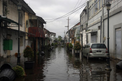 Kawasan Kota Lama Semarang Masih Terendam Banjir
