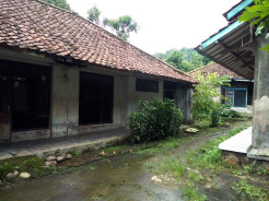 Menyusuri Kesunyian Kampung Mati Tarikolot di Majalengka