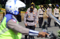 Kapolri Pimpin Apel Bhabinkamtibmas dan Tenaga Kesehatan