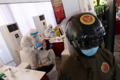 Ratusan Warga Ciputat Timur Jalani Swab Antigen yang Digelar oleh BIN
