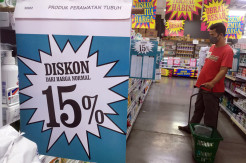 Jelang Penutupan Gerai, Giant Pamulang Obral Dagangan