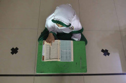 Menunggu Waktu Berbuka Puasa dengan Belajar Al-Quran