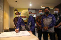 Gubernur Khofifah Resmikan Ruang Wartawan di Gedung Negara Grahadi Surabaya