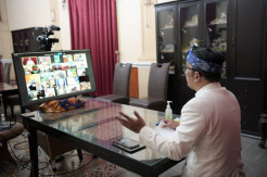 Serah Terima Donasi 25 Ribu Antigen Produksi Jawa Barat, RK: 3M Tetap Jalan