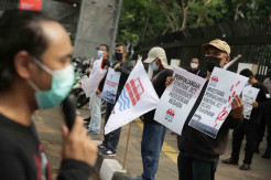 Aksi Serikat Pekerja JICT Geruduk Kejaksaan Agung