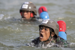 Bikin Geleng Kepala, Begini Ketangguhan Fisik Prajurit Korps Marinir saat Lomba Cross Country