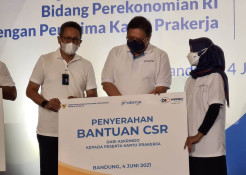 Menko Perekonomian dan Askrindo Berikan Bantuan CSR Penerima Kartu Prakerja