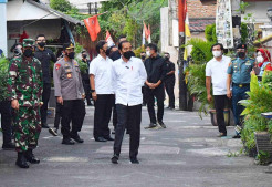 Jokowi Tinjau Kampung Penerapan PPKM Mikro di Cempaka Putih