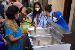 Pulihkan Ekonomi Nasional, Indah Kurnia Fasilitasi Akses Bantuan Pelaku UMKM Surabaya