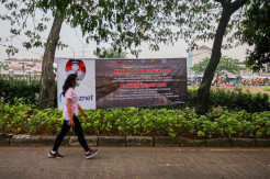 Aktivitas Warga di Banjir Kanal Timur di Masa PPKM Darurat